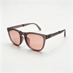 A foldable pair of sunglasses – sun protection and style, wherever you go. No more bulky cases, no more forgetting them at home.